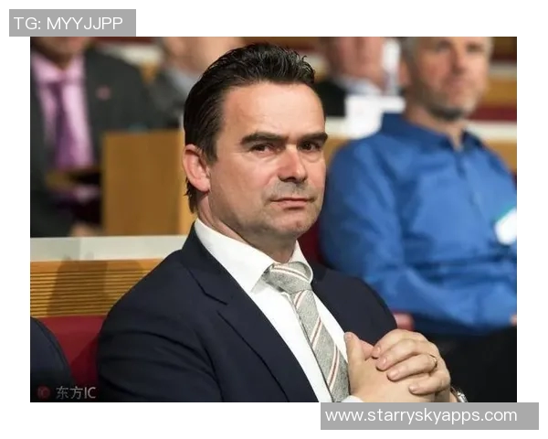 阿贾克斯再度寻求奥维马斯回归担任技术总监的可能性