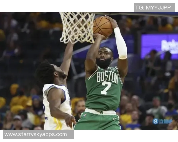 杰伦布朗本赛季表现抢眼场均29分助攻创造416分成球队进攻核心